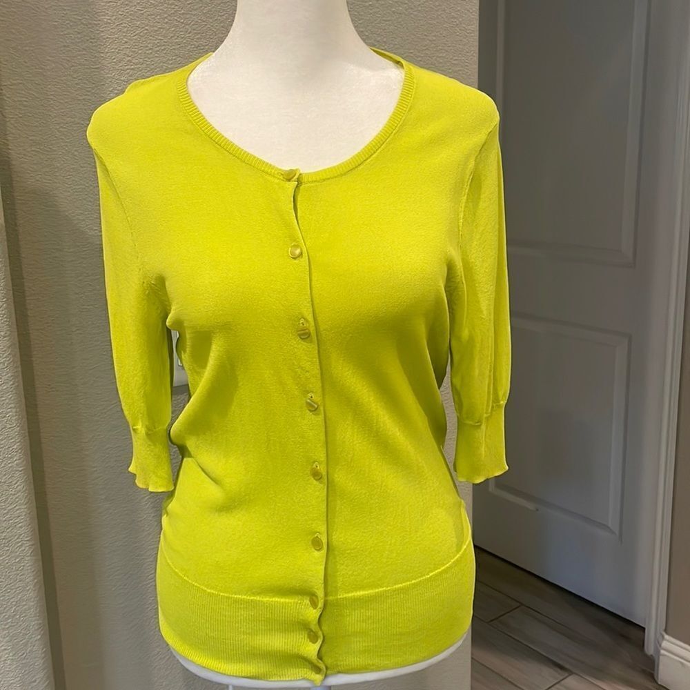 Ann Taylor Woman’s XS 3/4 Sleeve Button Up Shirt